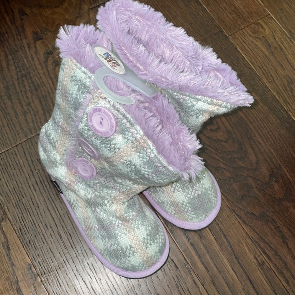 Girl shoes